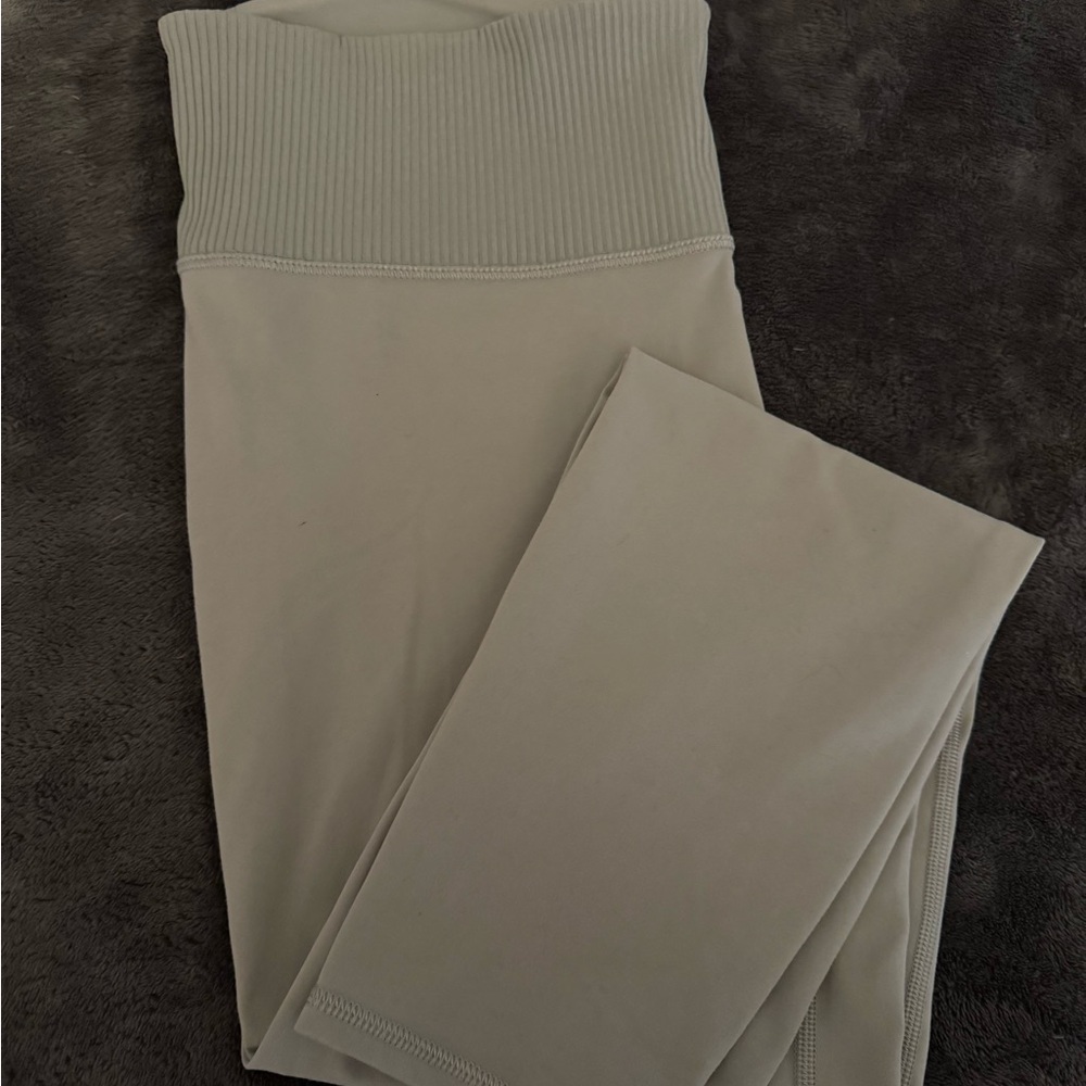 Vuori Ribbed High-Waisted Leggings